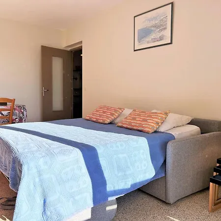 T2 Avec Terrasse, Clim Et Garage A Bormes-les-mimosas, 2 Piscines, Proche Et Calme - Fr-1-251-542